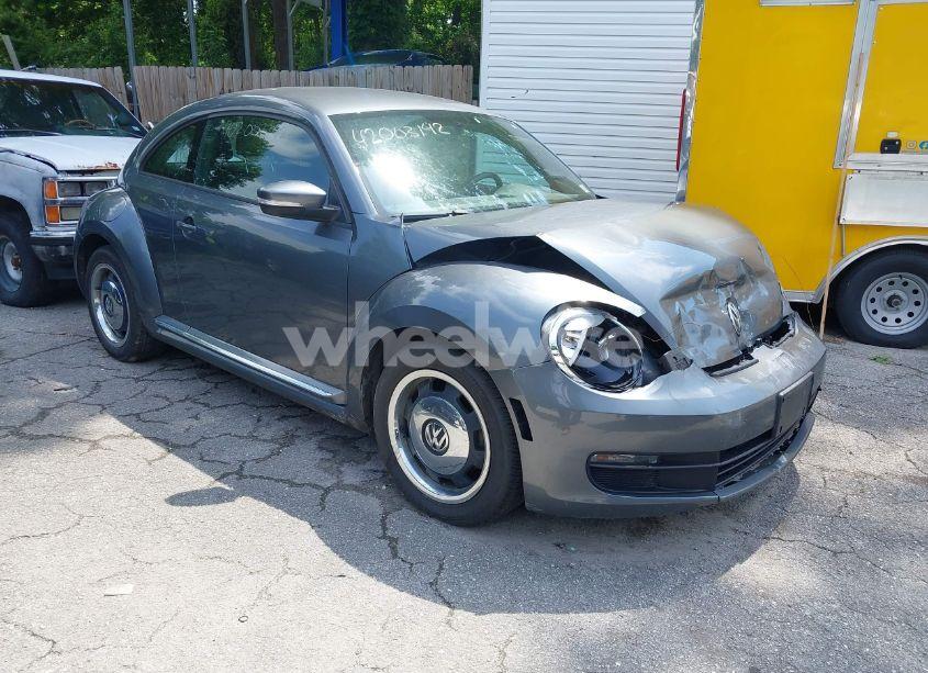 2012 Volkswagen Beetle 2.5L (VIN 3VWHP7AT8CM628371) main photo