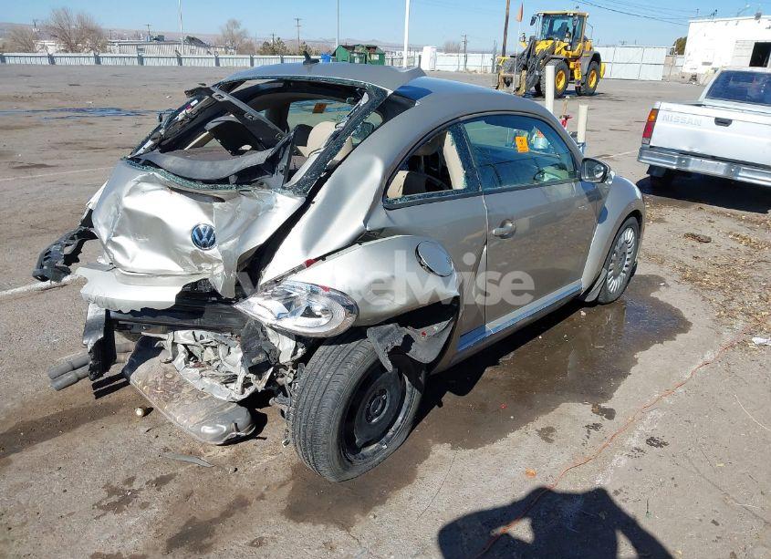 Photo 4 of 2013 Volkswagen Beetle 2.5L (VIN 3VWHX7AT0DM663696)