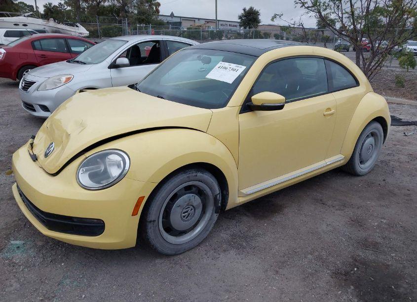 Photo 2 of 2014 Volkswagen Beetle 2.5L (VIN 3VWHX7AT0EM606321)