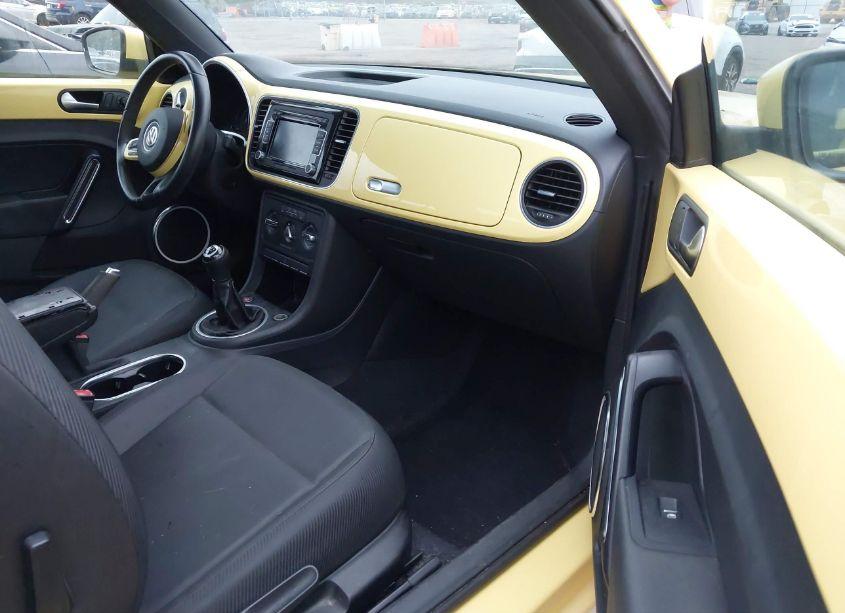 Photo 5 of 2014 Volkswagen Beetle 2.5L (VIN 3VWHX7AT0EM606321)