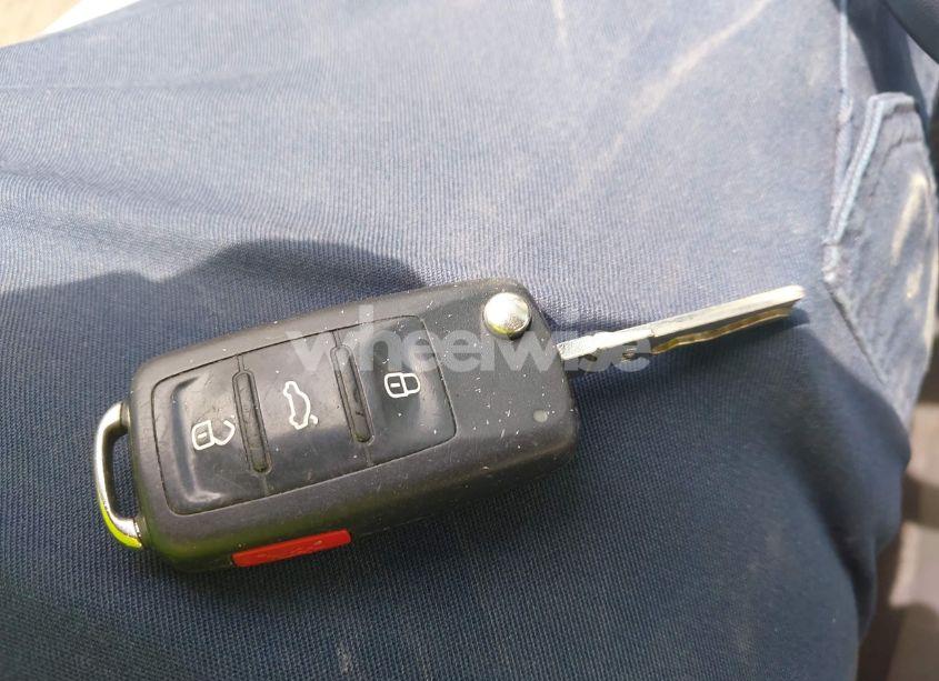 Photo 11 of 2015 Volkswagen Beetle 1.8T (VIN 3VWJ07AT9FM636098)