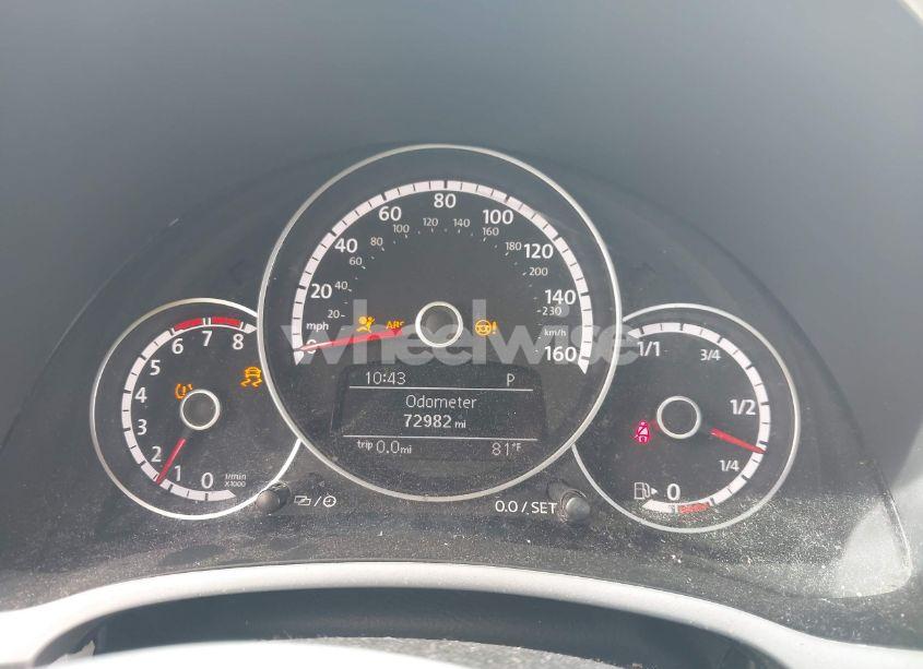 Photo 7 of 2015 Volkswagen Beetle 1.8T (VIN 3VWJ07AT9FM636098)