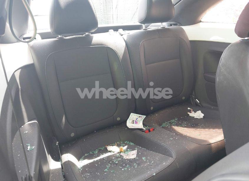 Photo 8 of 2015 Volkswagen Beetle 1.8T (VIN 3VWJ07AT9FM636098)