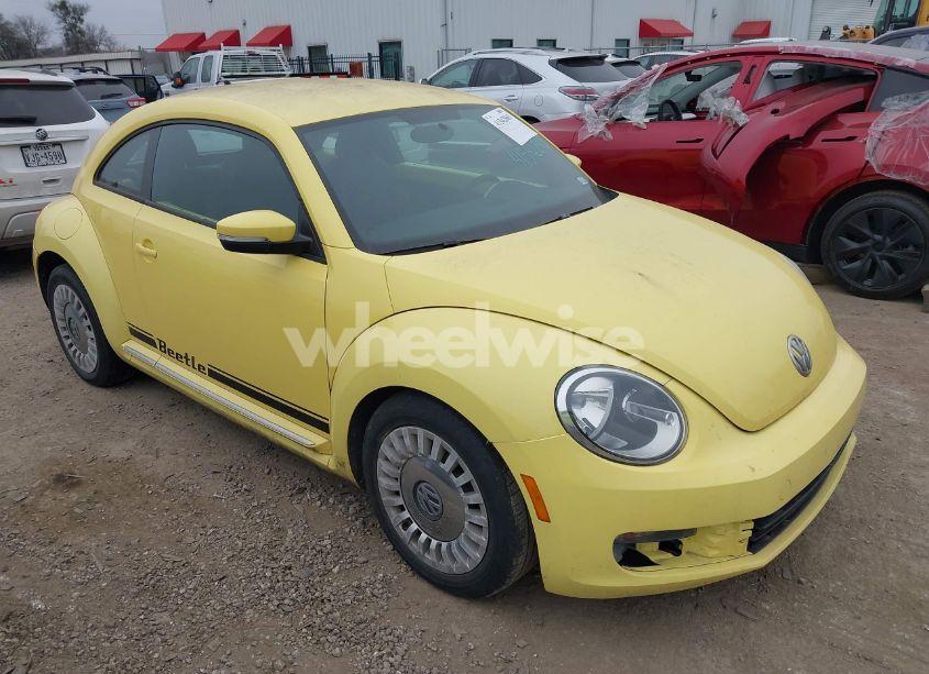 2014 Volkswagen Beetle 1.8T (VIN 3VWJ17AT2EM639159) main photo