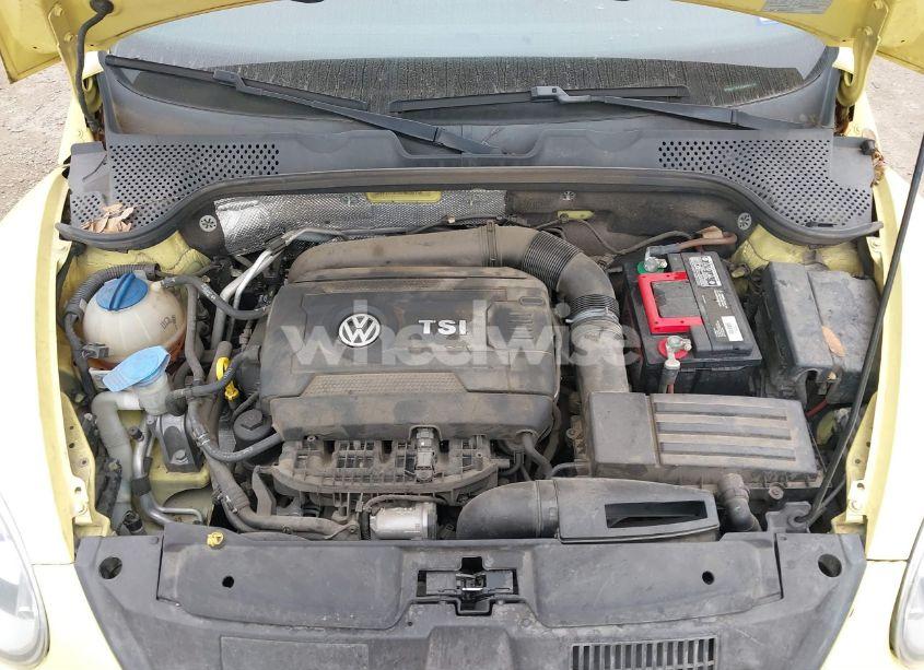 Photo 10 of 2014 Volkswagen Beetle 1.8T (VIN 3VWJ17AT2EM639159)