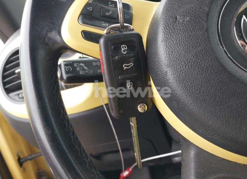 Photo 11 of 2014 Volkswagen Beetle 1.8T (VIN 3VWJ17AT2EM639159)