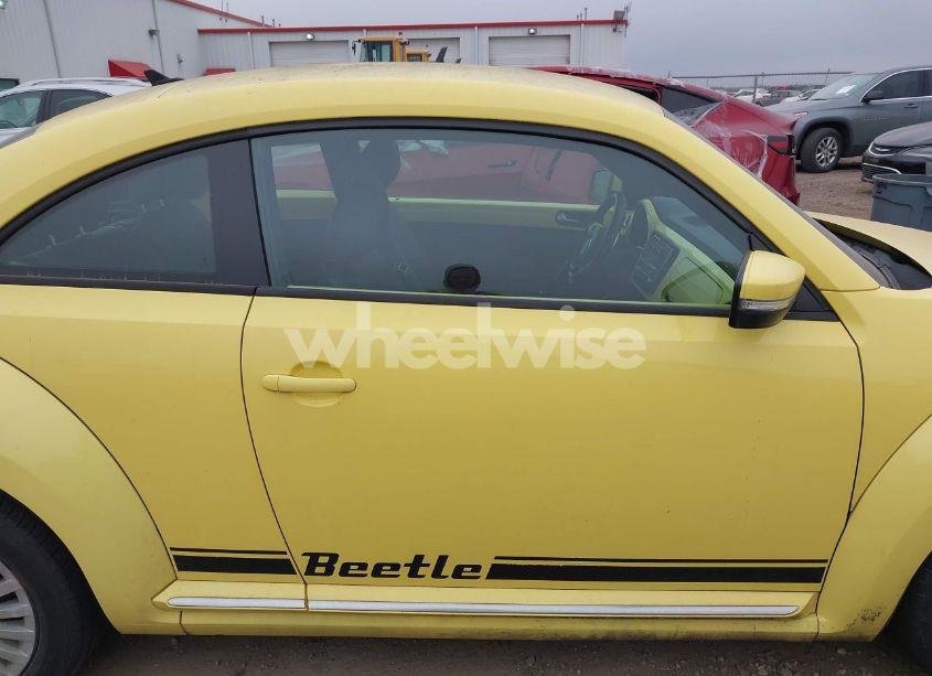 Photo 13 of 2014 Volkswagen Beetle 1.8T (VIN 3VWJ17AT2EM639159)