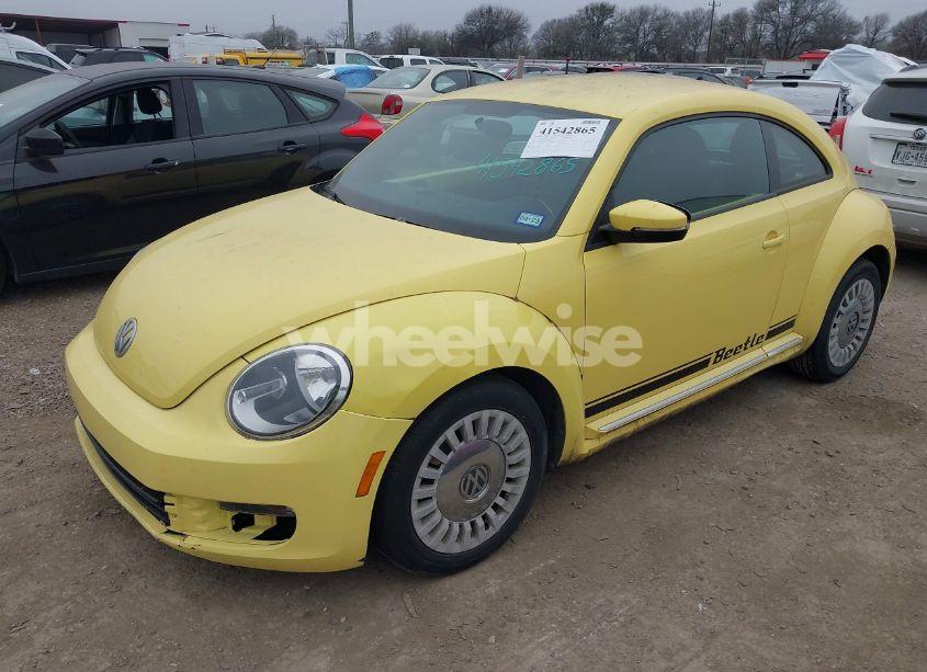 Photo 2 of 2014 Volkswagen Beetle 1.8T (VIN 3VWJ17AT2EM639159)
