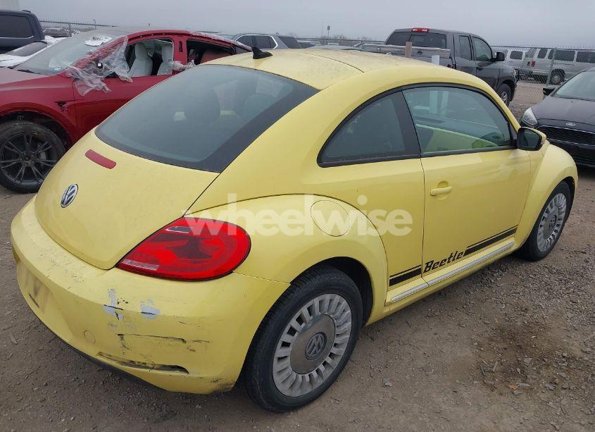 Photo 4 of 2014 Volkswagen Beetle 1.8T (VIN 3VWJ17AT2EM639159)