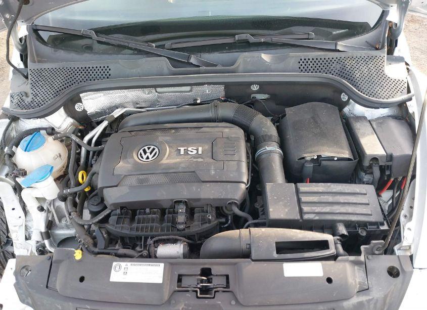 Photo 10 of 2014 Volkswagen Beetle 1.8T (VIN 3VWJ17AT3EM661476)