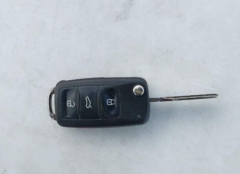 Photo 11 of 2014 Volkswagen Beetle 1.8T (VIN 3VWJ17AT3EM661476)