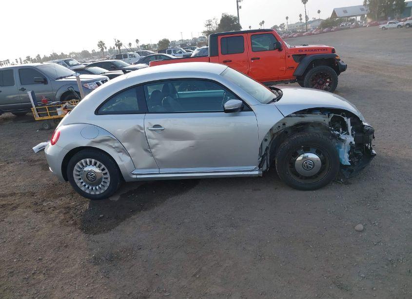 Photo 14 of 2014 Volkswagen Beetle 1.8T (VIN 3VWJ17AT3EM661476)