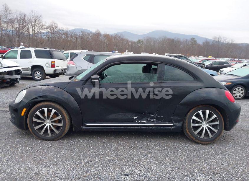 Photo 14 of 2014 Volkswagen Beetle 1.8T (VIN 3VWJ17AT4EM637462)