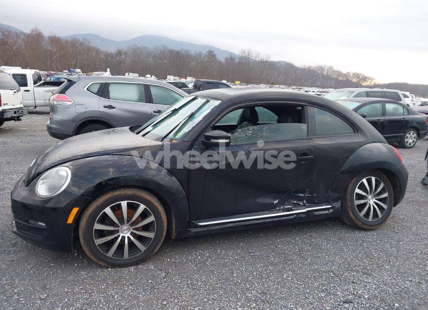 Photo 6 of 2014 Volkswagen Beetle 1.8T (VIN 3VWJ17AT4EM637462)