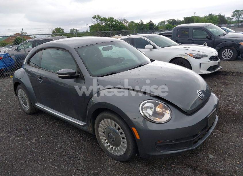 2014 Volkswagen Beetle 1.8T (VIN 3VWJ17AT4EM640278) main photo
