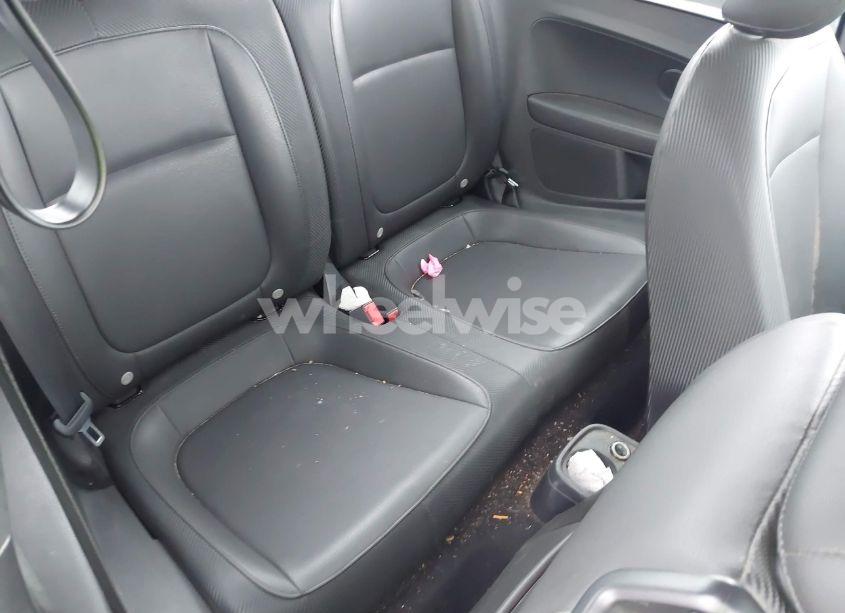 Photo 8 of 2014 Volkswagen Beetle 1.8T (VIN 3VWJ17AT4EM640278)