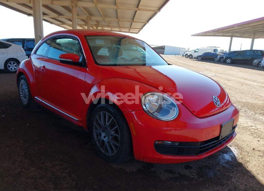 2014 Volkswagen Beetle 1.8T (VIN 3VWJ17AT7EM662999) main photo