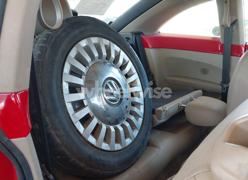 Photo 8 of 2014 Volkswagen Beetle 1.8T (VIN 3VWJ17AT7EM662999)