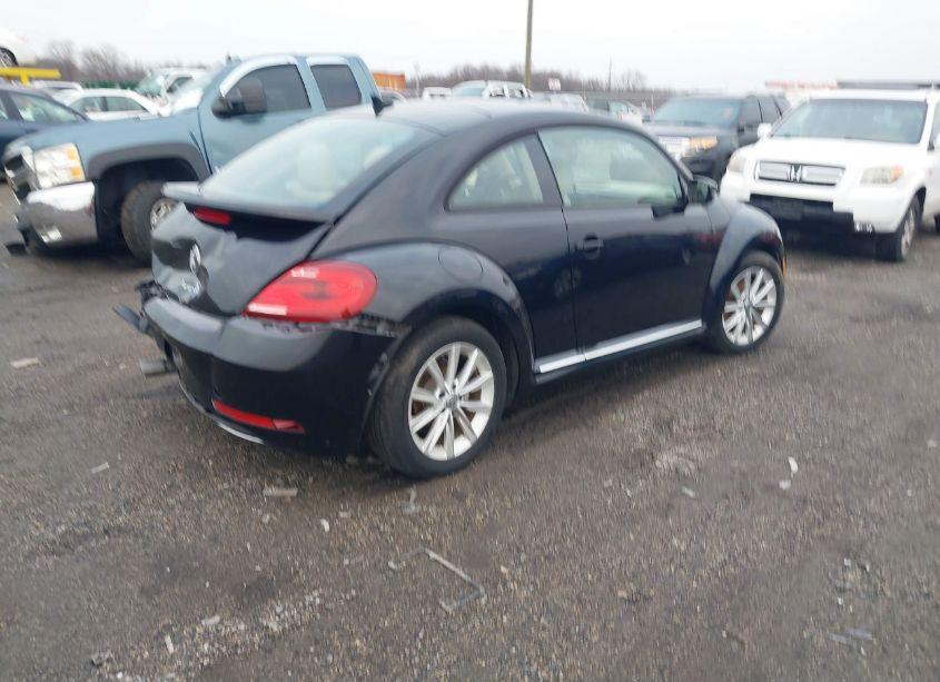 Photo 4 of 2017 Volkswagen Beetle 1.8T SE/1.8T SEL (VIN 3VWJ17AT7HM628906)