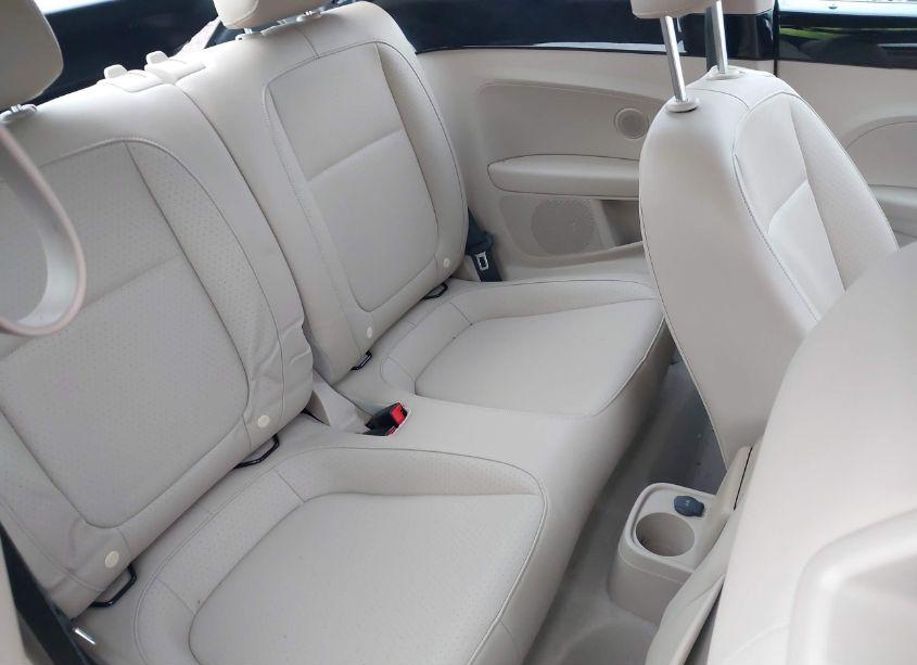 Photo 8 of 2017 Volkswagen Beetle 1.8T SE/1.8T SEL (VIN 3VWJ17AT7HM628906)