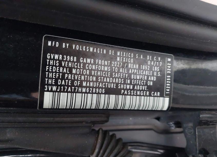 Photo 9 of 2017 Volkswagen Beetle 1.8T SE/1.8T SEL (VIN 3VWJ17AT7HM628906)