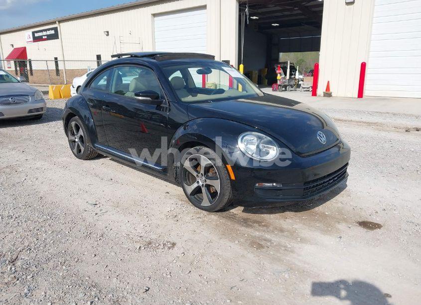 2014 Volkswagen Beetle 1.8T (VIN 3VWJ17ATXEM665198) main photo