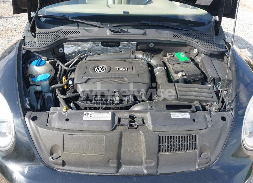 Photo 10 of 2014 Volkswagen Beetle 1.8T (VIN 3VWJ17ATXEM665198)