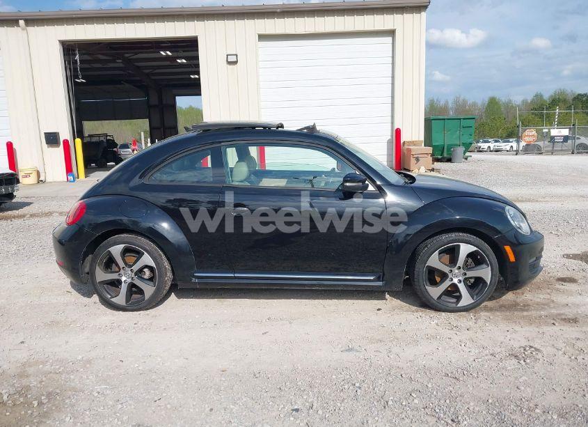 Photo 13 of 2014 Volkswagen Beetle 1.8T (VIN 3VWJ17ATXEM665198)