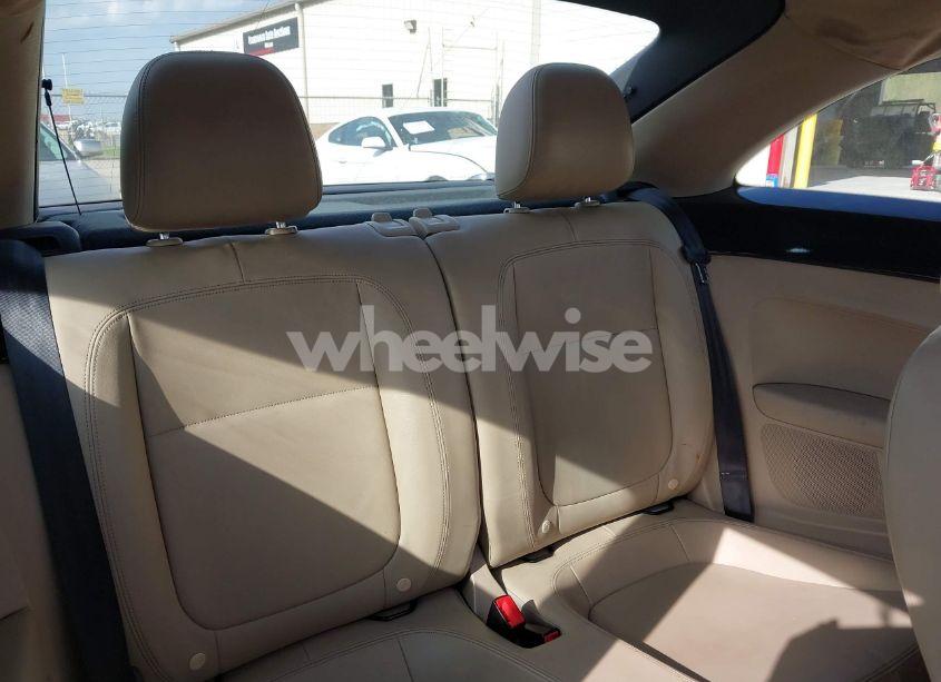 Photo 8 of 2014 Volkswagen Beetle 1.8T (VIN 3VWJ17ATXEM665198)