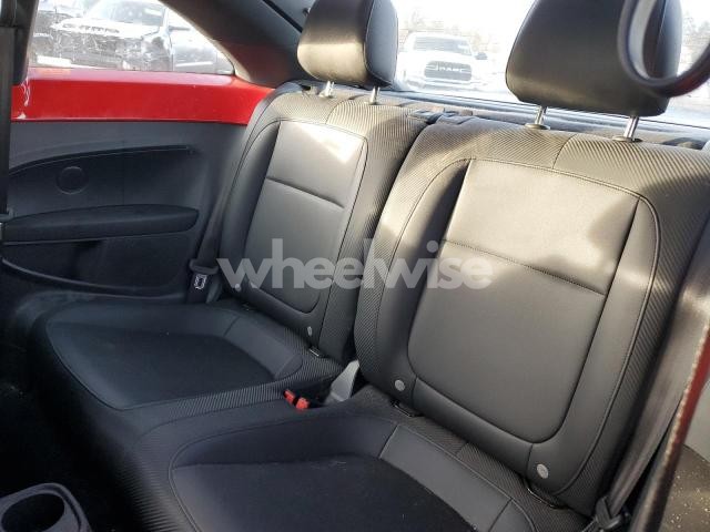 Photo 6 of 2018 VOLKSWAGEN BEETLE SE (VIN 3VWJD7AT4JM703168)