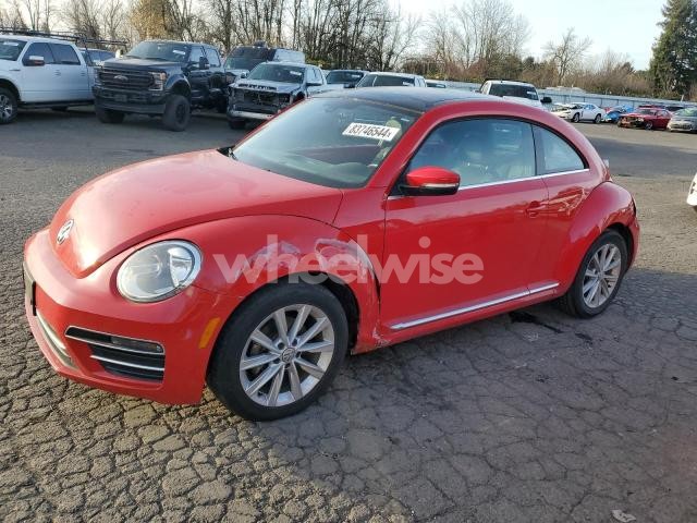 Photo 8 of 2018 VOLKSWAGEN BEETLE SE (VIN 3VWJD7AT4JM703168)