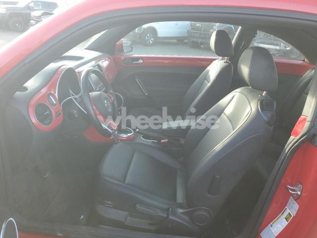 Photo 9 of 2018 VOLKSWAGEN BEETLE SE (VIN 3VWJD7AT4JM703168)