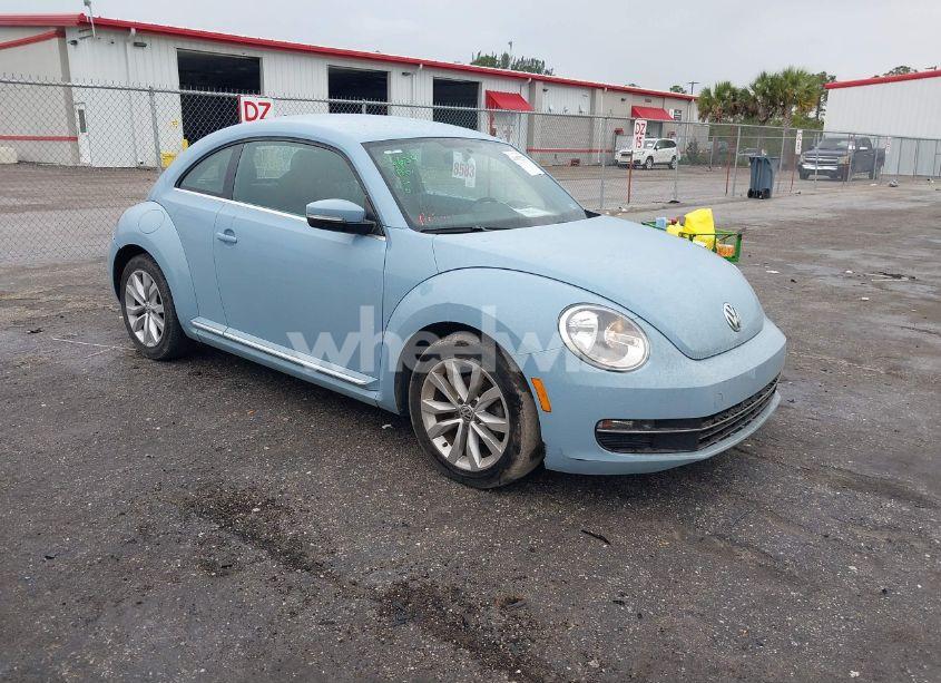 2014 Volkswagen Beetle 2.0L TDI (VIN 3VWJL7AT0EM659291) main photo