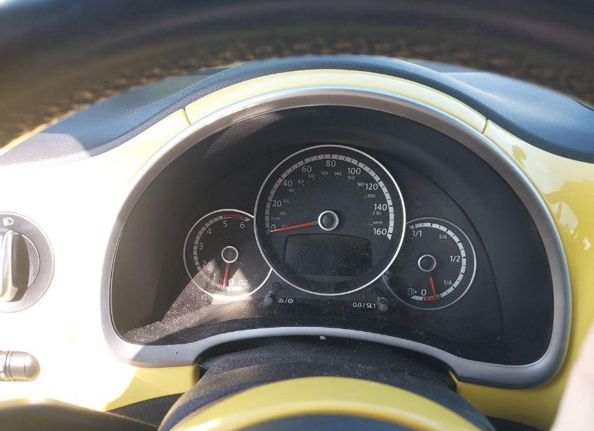 Photo 15 of 2014 Volkswagen Beetle 2.0L TDI (VIN 3VWJL7AT2EM647952)