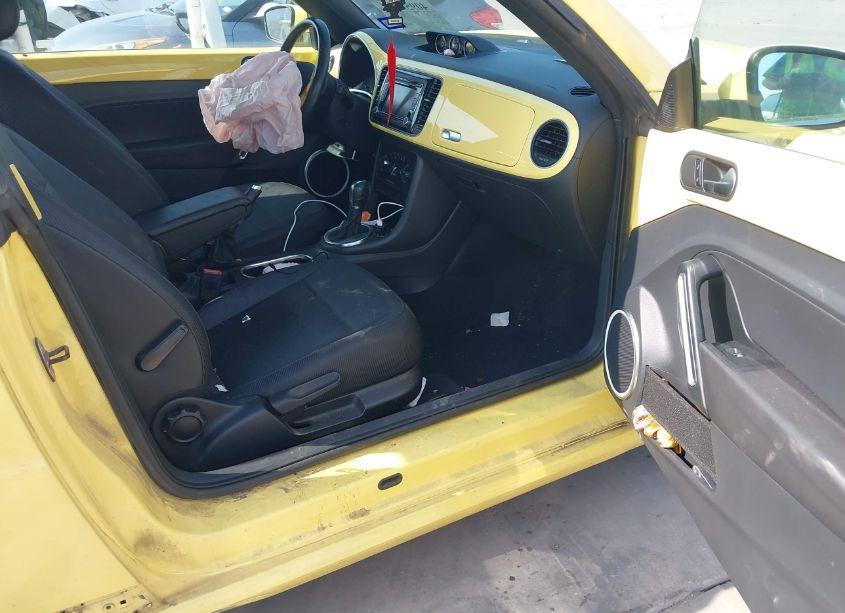 Photo 5 of 2014 Volkswagen Beetle 2.0L TDI (VIN 3VWJL7AT2EM647952)