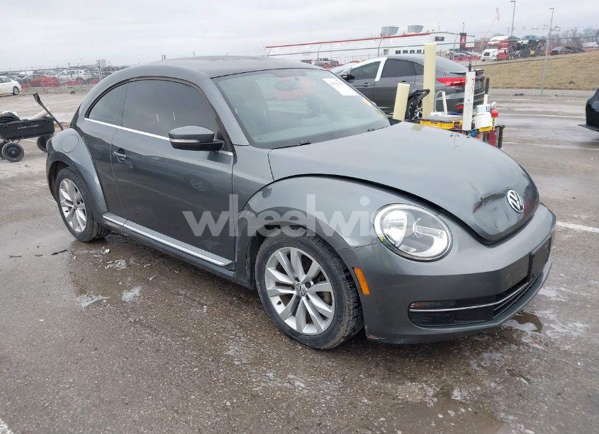 2013 Volkswagen Beetle 2.0L TDI (VIN 3VWJL7AT4DM664721) main photo