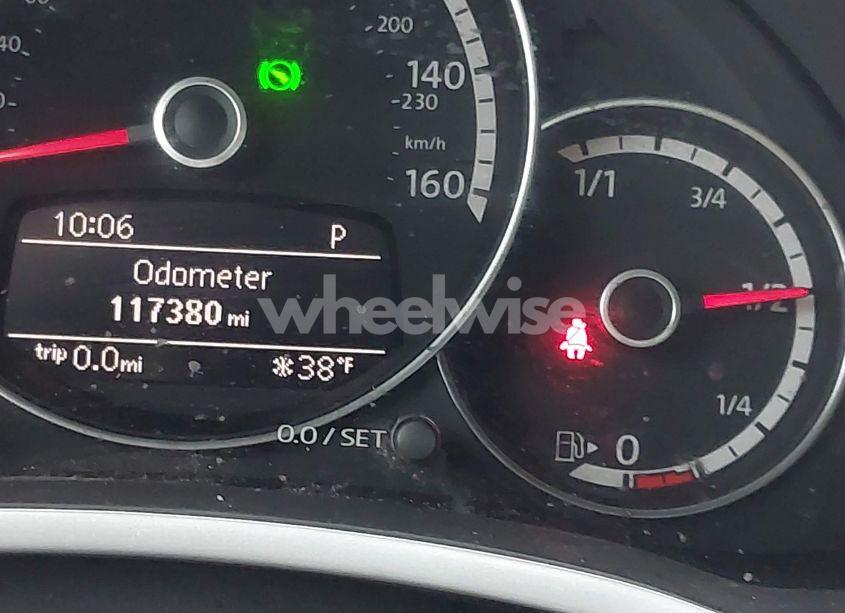 Photo 15 of 2013 Volkswagen Beetle 2.0L TDI (VIN 3VWJL7AT4DM664721)