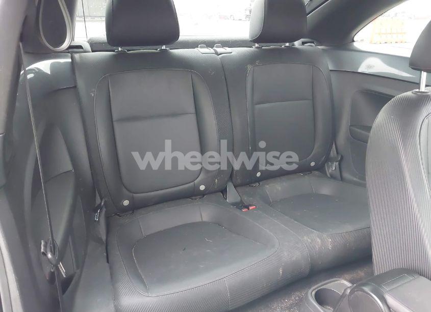 Photo 8 of 2013 Volkswagen Beetle 2.0L TDI (VIN 3VWJL7AT4DM664721)