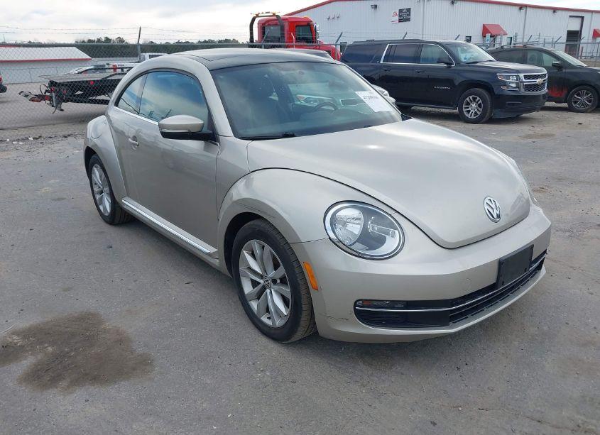 2013 Volkswagen Beetle 2.0L TDI (VIN 3VWJL7AT7DM690780) main photo