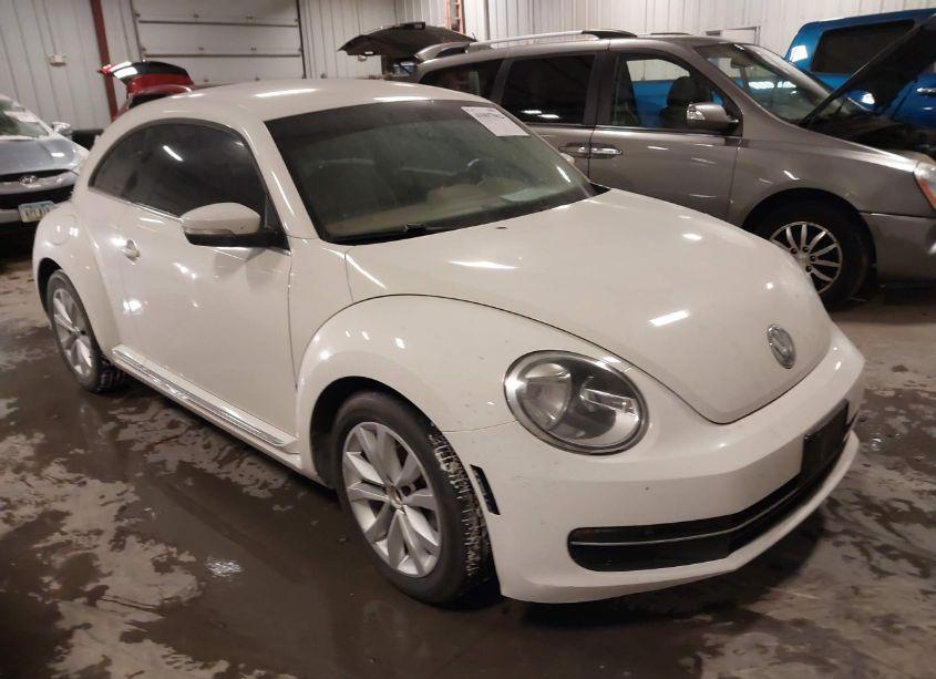 2013 Volkswagen Beetle 2.0L TDI (VIN 3VWJL7AT9DM611125) main photo