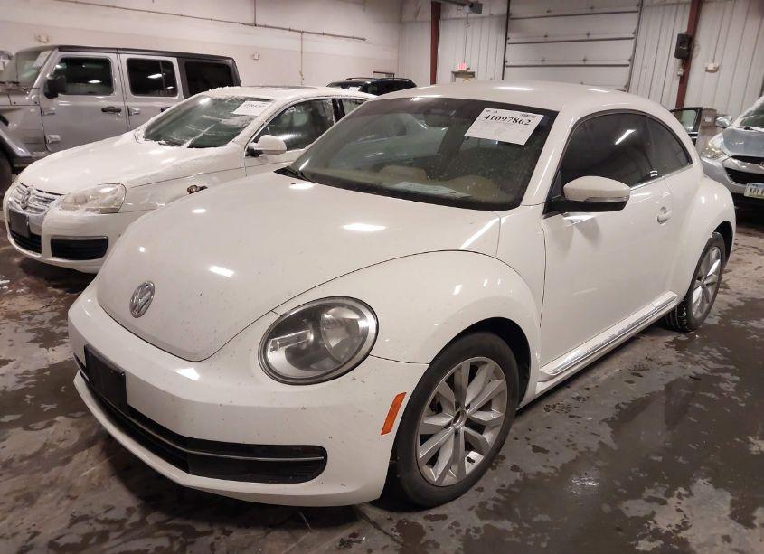 Photo 2 of 2013 Volkswagen Beetle 2.0L TDI (VIN 3VWJL7AT9DM611125)