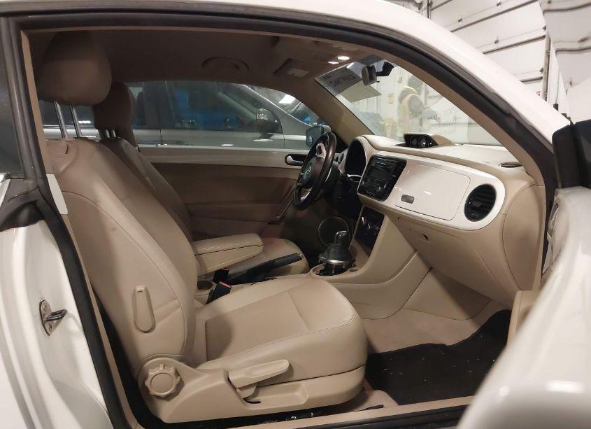 Photo 5 of 2013 Volkswagen Beetle 2.0L TDI (VIN 3VWJL7AT9DM611125)