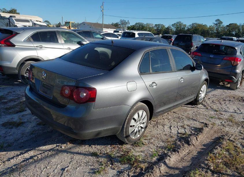 Photo 4 of 2009 Volkswagen Jetta S (VIN 3VWJM71K79M133007)