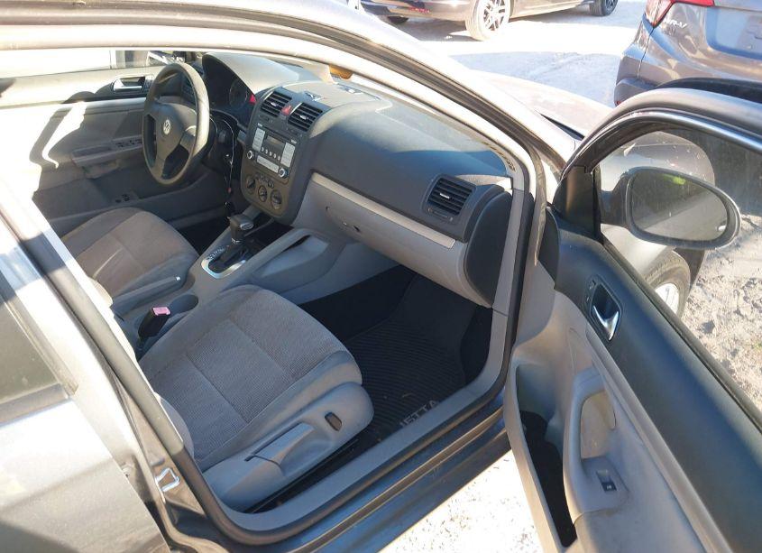 Photo 5 of 2009 Volkswagen Jetta S (VIN 3VWJM71K79M133007)