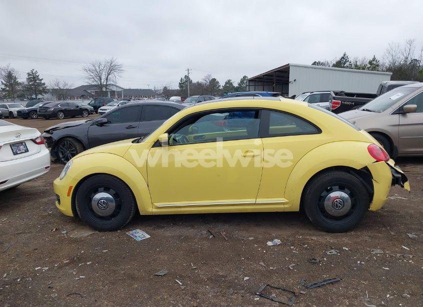 Photo 14 of 2013 Volkswagen Beetle 2.5L (VIN 3VWJP7AT0DM663439)