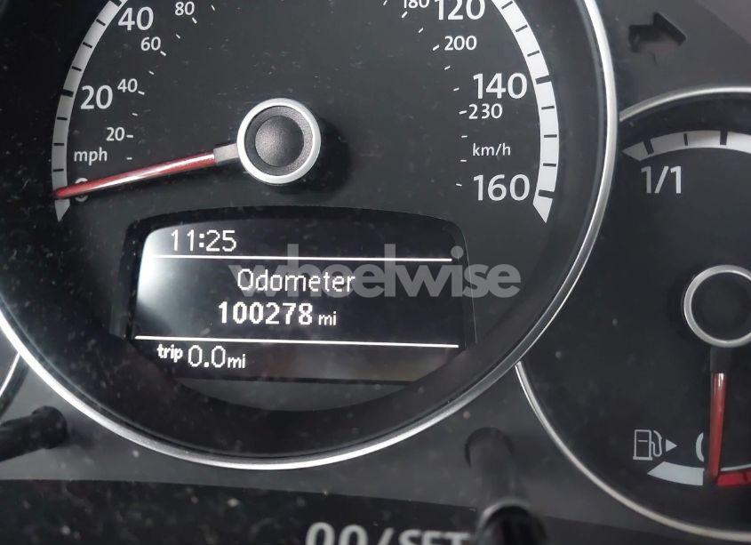 Photo 7 of 2013 Volkswagen Beetle 2.5L (VIN 3VWJP7AT0DM663439)