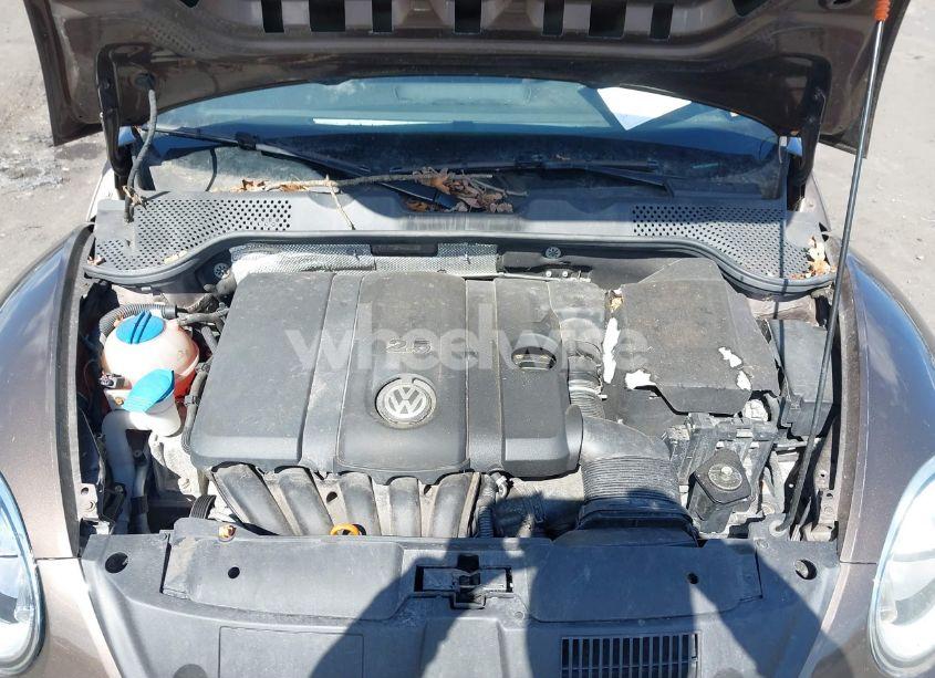 Photo 10 of 2013 Volkswagen Beetle 2.5L (VIN 3VWJP7AT1DM601306)