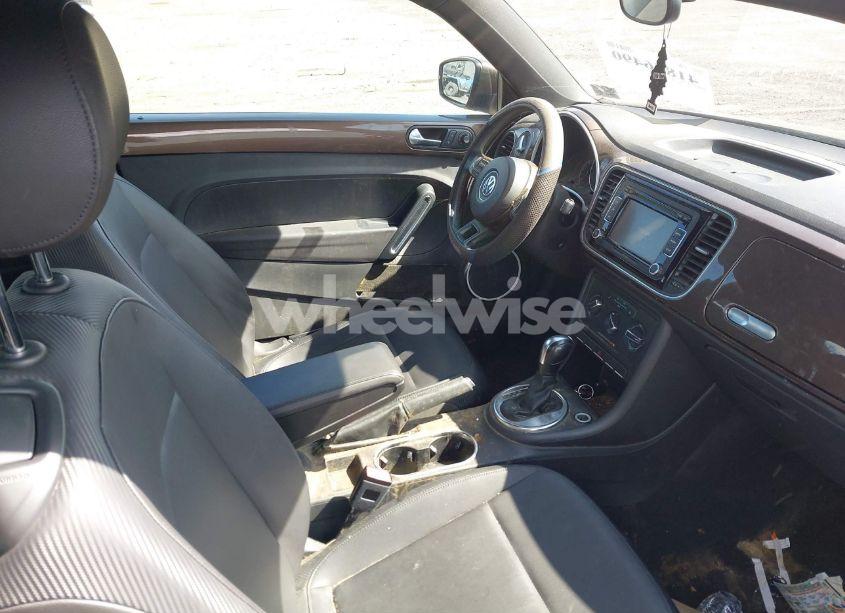 Photo 5 of 2013 Volkswagen Beetle 2.5L (VIN 3VWJP7AT1DM601306)