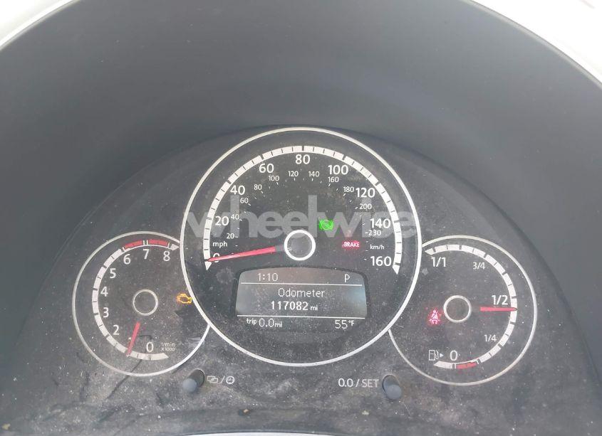 Photo 7 of 2013 Volkswagen Beetle 2.5L (VIN 3VWJP7AT1DM601306)