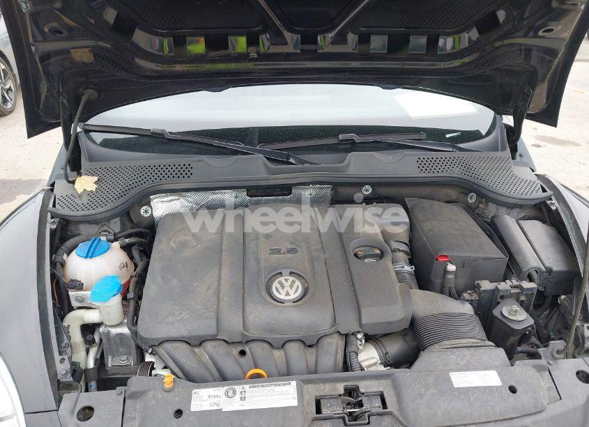 Photo 10 of 2013 Volkswagen Beetle 2.5L (VIN 3VWJP7AT1DM612032)